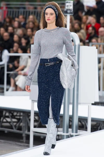 Look 64